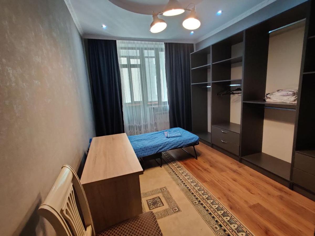 Комната В 4Х Комнатной Квартире Almaty Esterno foto